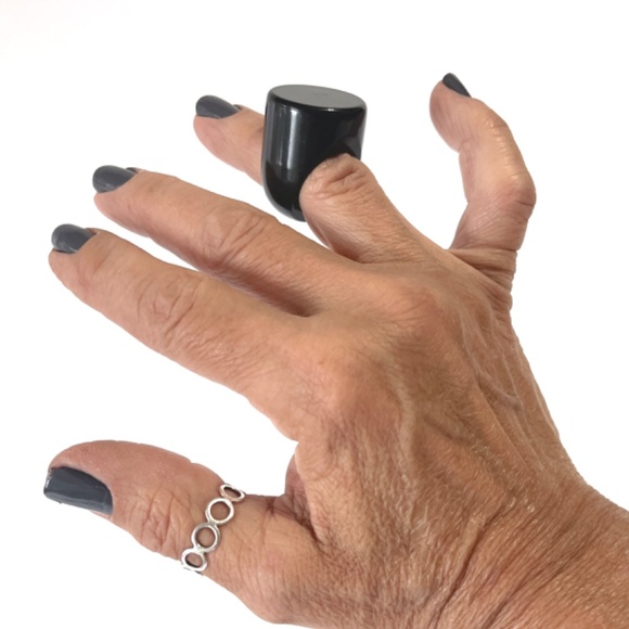 Vintage Size 6 1/2 Lucite Ring Chunky Flat Top Dome Black Mid Century Modern - Picture 13 of 15